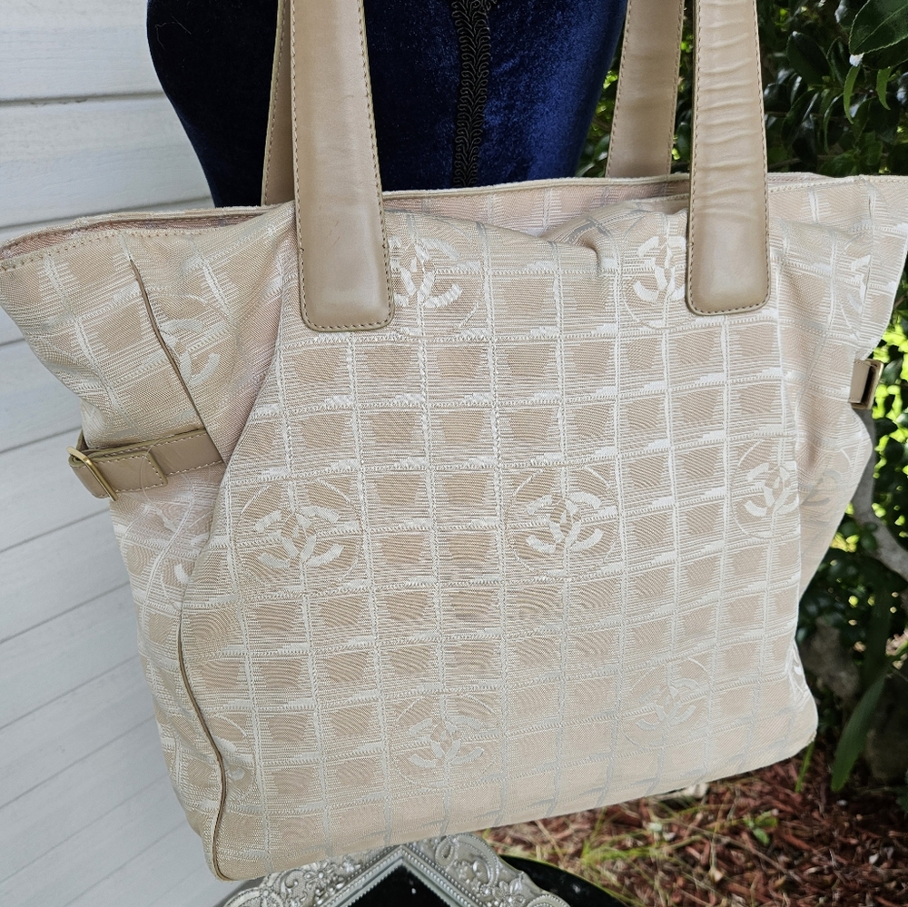 CHANEL Cream Quilted Tote Bag with Iconic Design